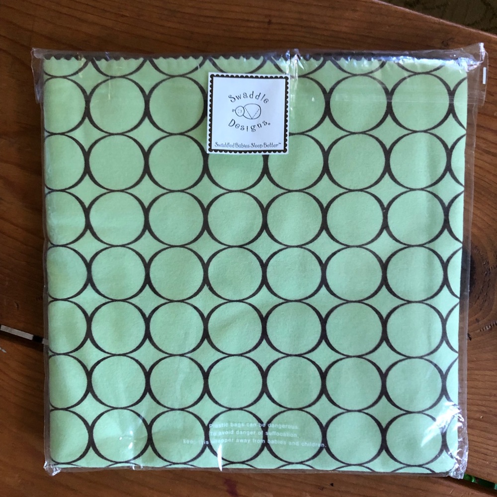 Swaddle Designs Green and Brown Circle Design NEW